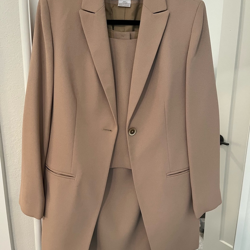 Beautiful brand new suit